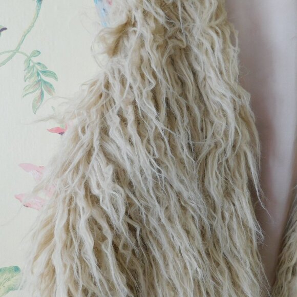 🦅Faux Fur Sherpa Vest 🦔🐾 - Picture 5 of 13